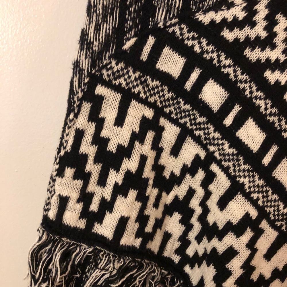 Moth Aztec Sweater - Picture 4 of 4